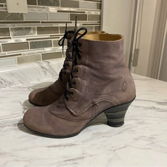 Fly London‎ - Picture 10 of 16